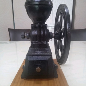 칼리타 빈티지 커피그라인더 이미지