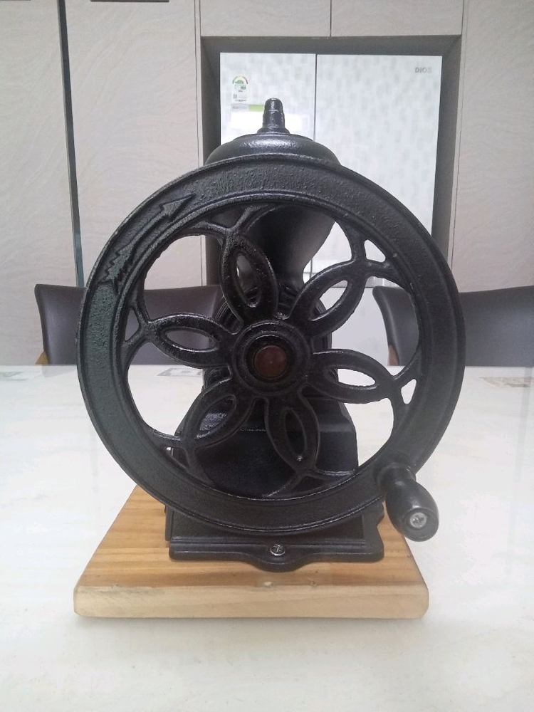 칼리타 빈티지 커피그라인더 이미지