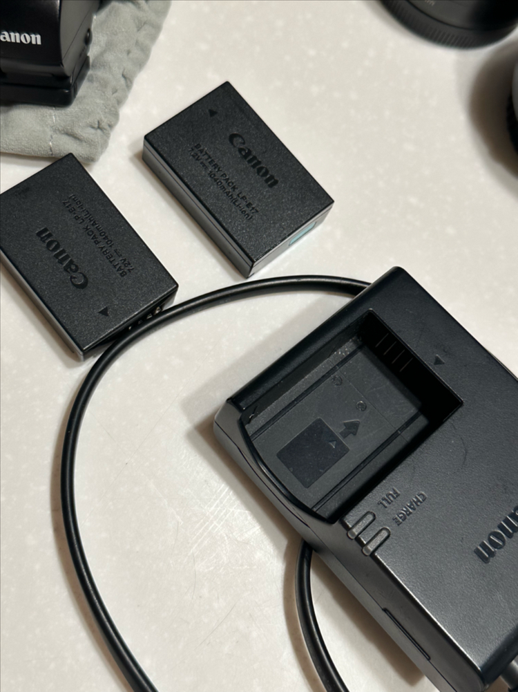 캐논 EOS M6 미러리스 카메라 + 렌즈들 + EVF--9