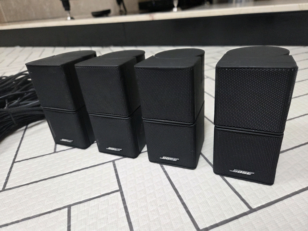 보스 쥬얼큐브 스피커 5개 + 전용 케이블--2