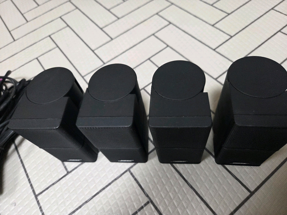 보스 쥬얼큐브 스피커 5개 + 전용 케이블--5