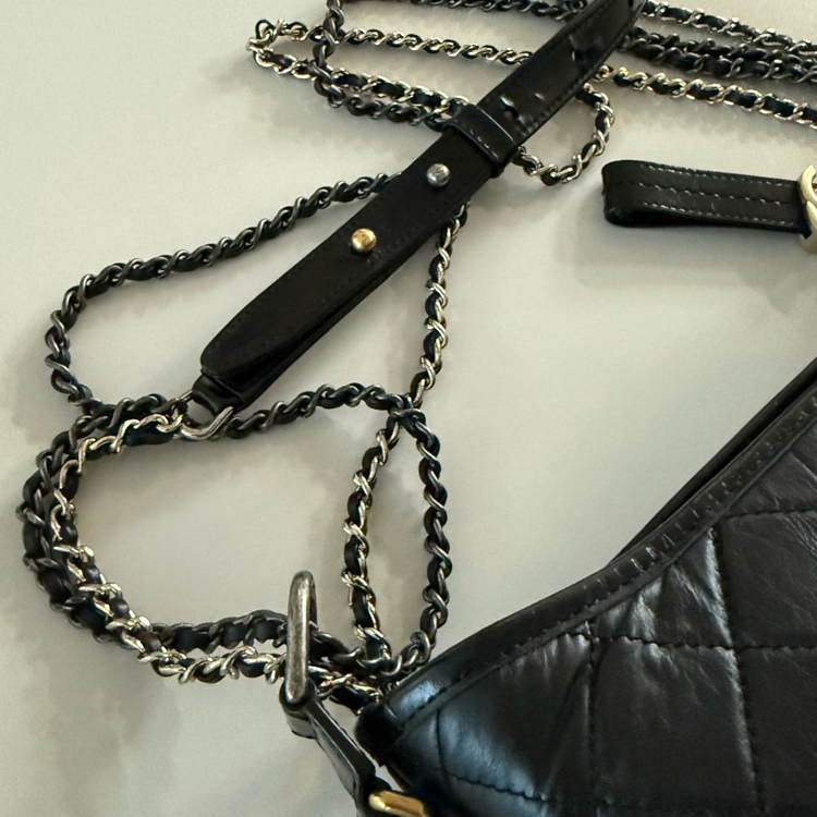 샤넬 가브리엘 호보 미듐 이미지