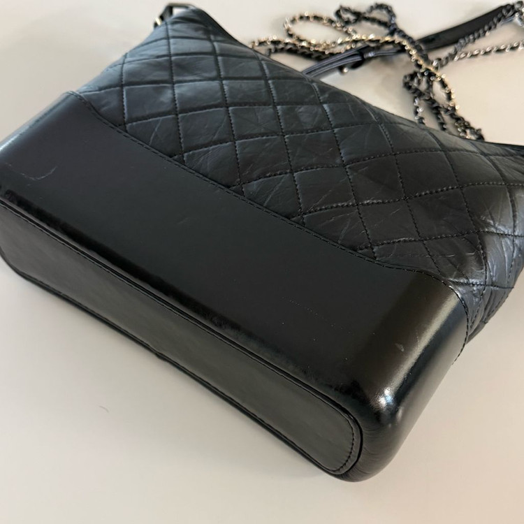 샤넬 가브리엘 호보 미듐 이미지