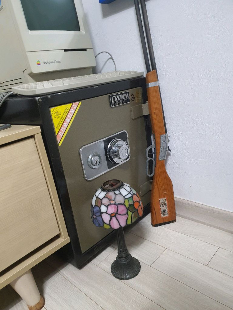 빈티지 스테인드글라스 캔들 이미지