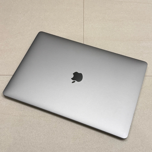 2019 맥북 프로 15인치 i7/16GB/256GB