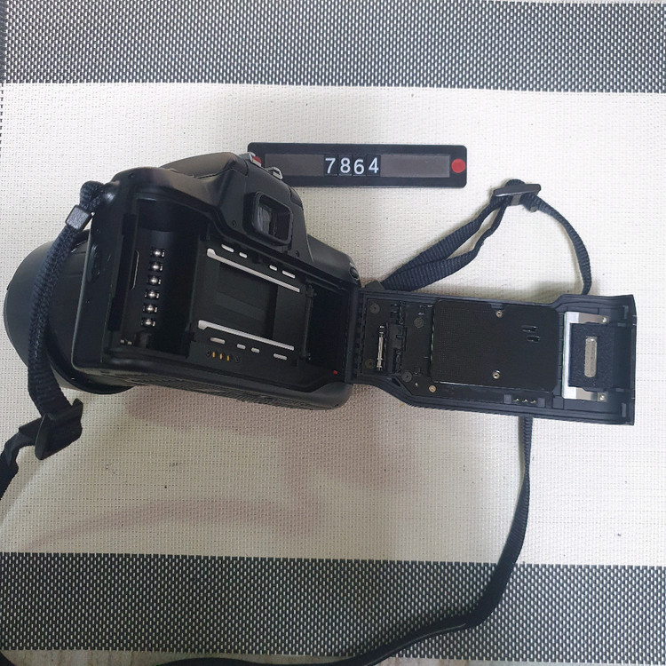 니콘 F 50 필름카메라 28-80 줌렌즈--5