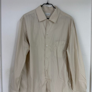 (새상품) 르메르 오프화이트 포켓 셔츠 XL 팝니다 (정가 75만)