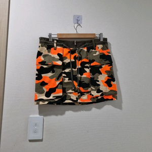 구호 플러스 오렌지 카모 미니스커트 새상품