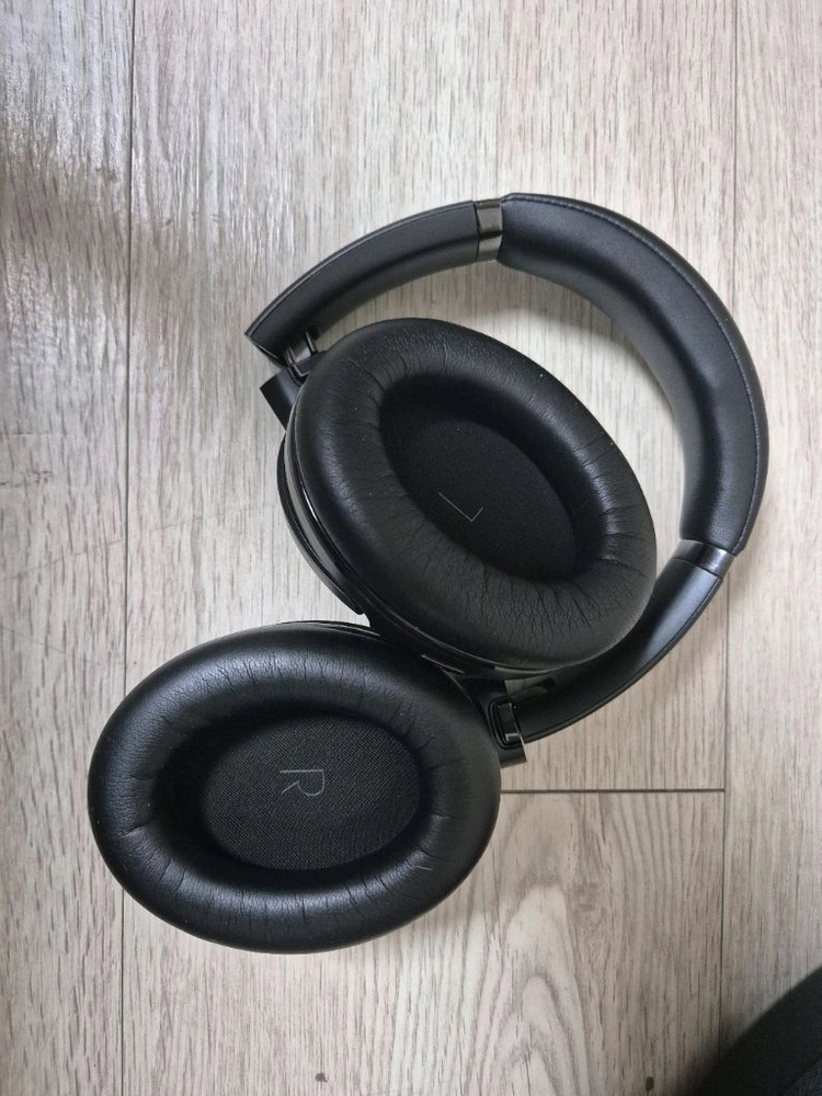 JBL TOUR ONE M2 블랙 헤드셋 이미지
