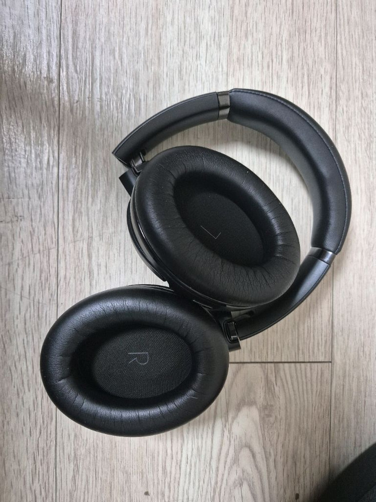 JBL TOUR ONE M2 블랙 헤드셋--1