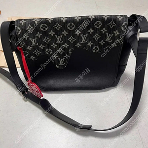 루이비통 X 니고 도쿄 한정판 베사체 블랙 모노그램 데님 크로스 겸 숄더 메신저백(M45971)