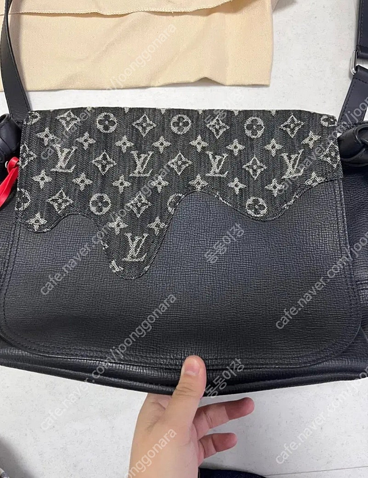 루이비통 X 니고 도쿄 한정판 베사체 블랙 모노그램 데님 크로스 겸 숄더 메신저백(M45971)--3