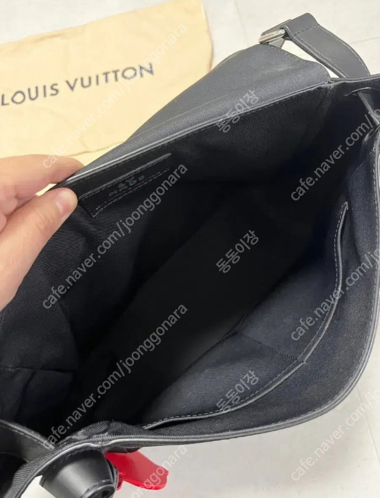 루이비통 X 니고 도쿄 한정판 베사체 블랙 모노그램 데님 크로스 겸 숄더 메신저백(M45971)--4