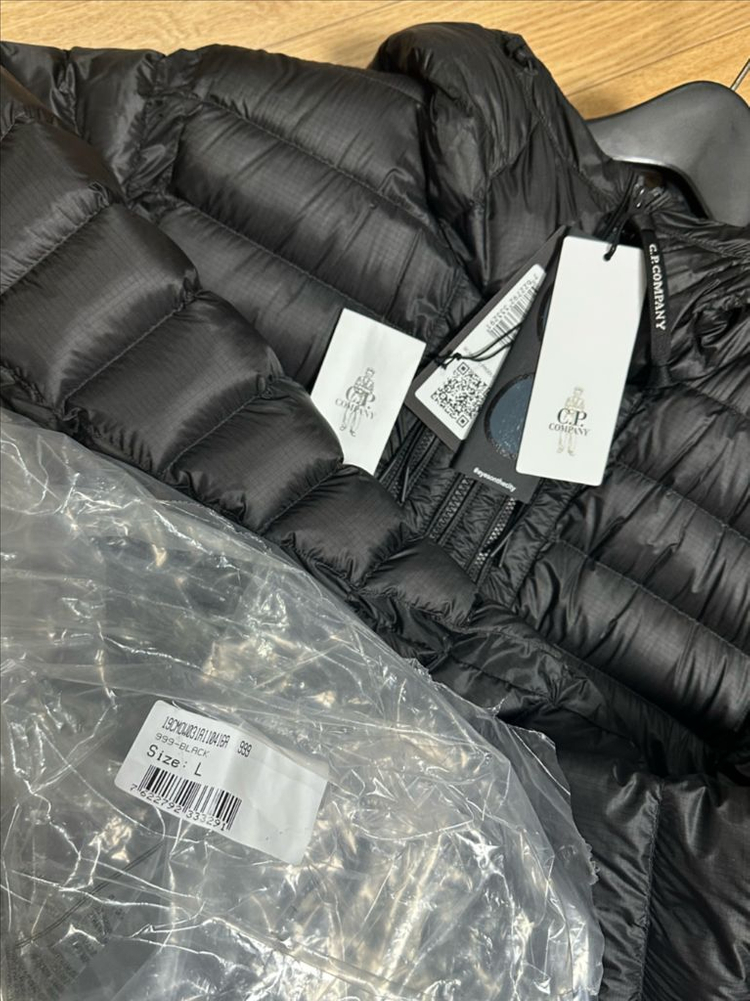 CP컴퍼니 dd쉘 고글 다운 자켓 판매합니다 L--3