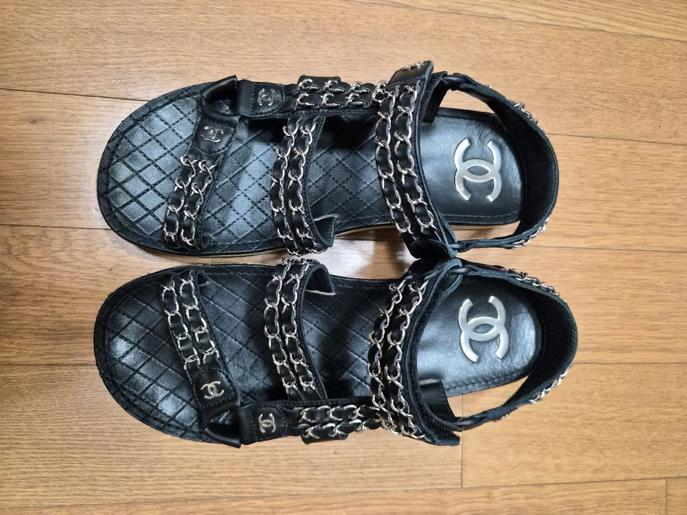 (정품) 샤넬 24SS 벨크로 샌들 38 (명품 여자 신발 슬리퍼 뮬 스니커즈)--1