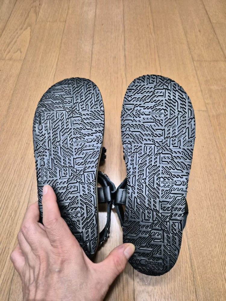 (정품) 샤넬 24SS 벨크로 샌들 38 (명품 여자 신발 슬리퍼 뮬 스니커즈)--5