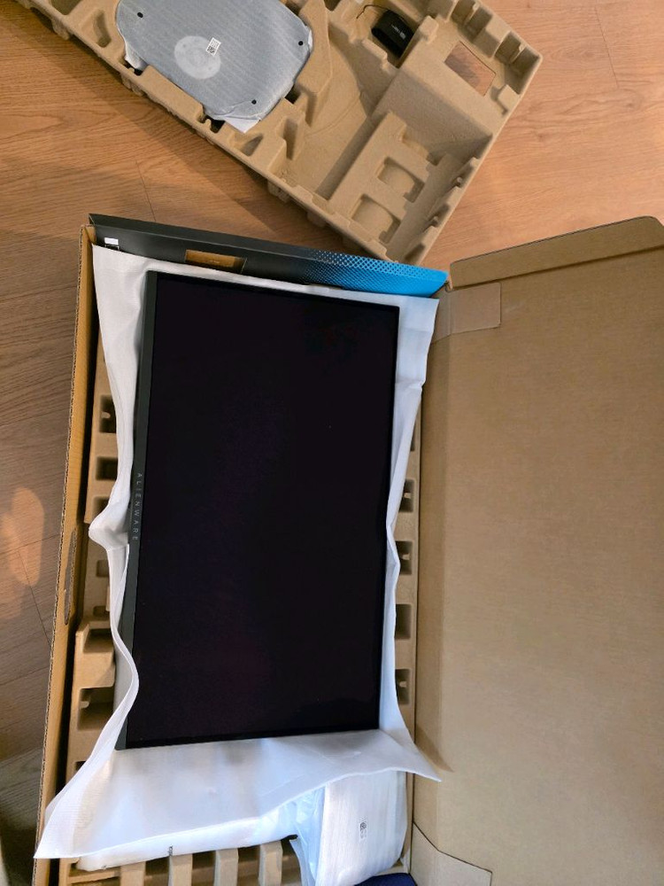 aw2725q 델 에일리언웨어 27인치 이미지