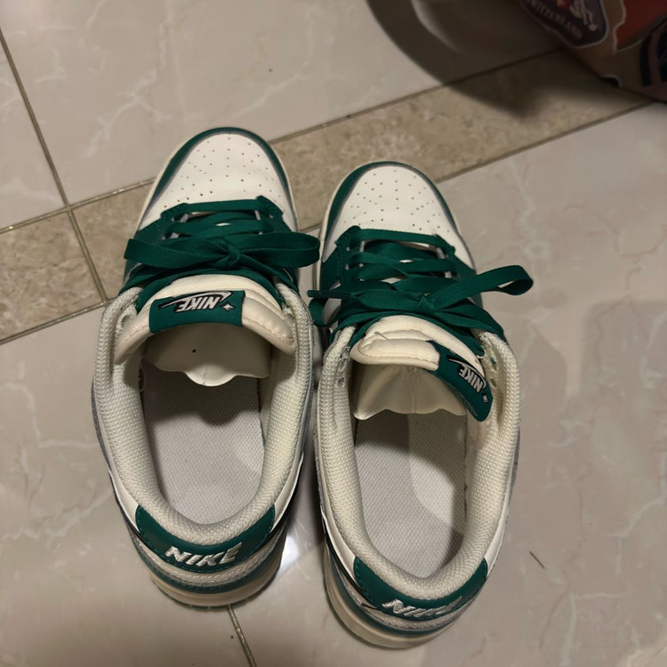 나이키 덩크 로우 레트로 SE 잭팟 말라카이트 250사이즈 판매합니다--4