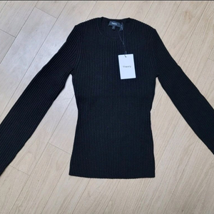 띠어리 탑 크루넥 니트 탑 블랙 P사이즈 이미지