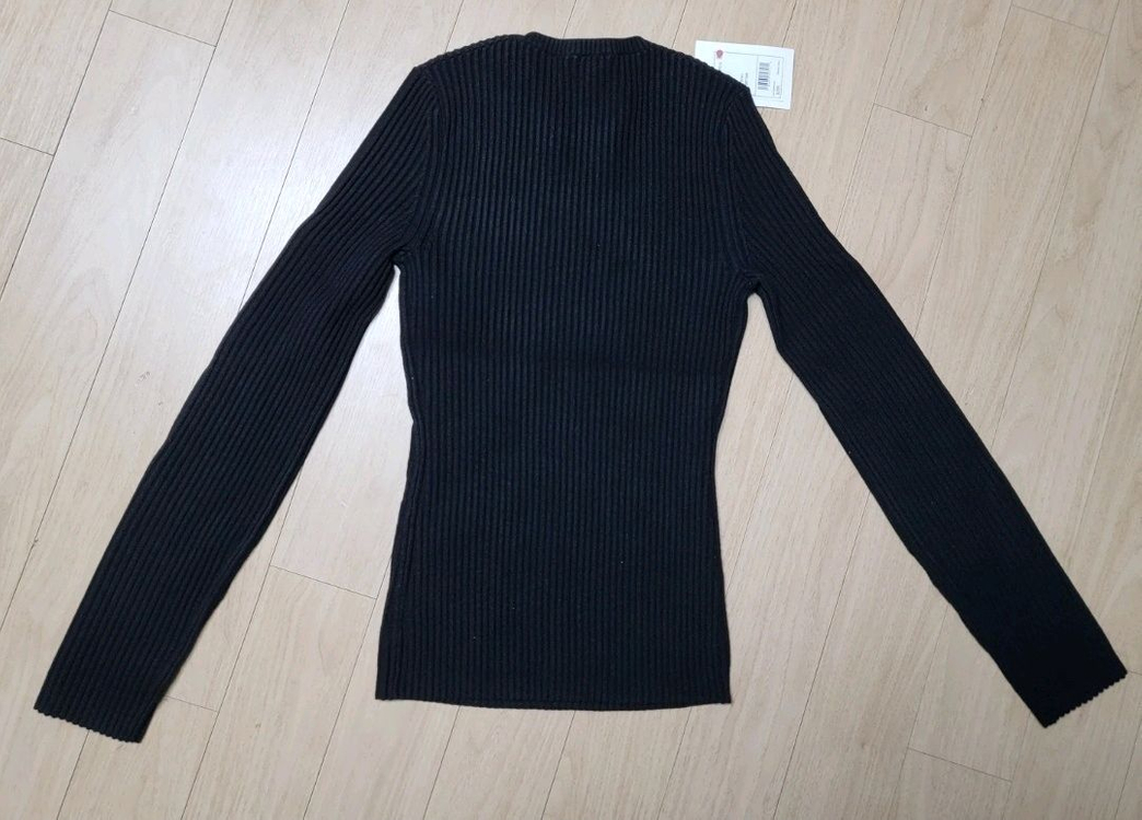 띠어리 탑 크루넥 니트 탑 블랙 P사이즈 이미지