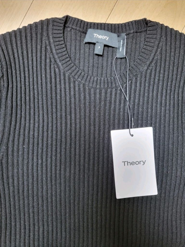 띠어리 탑 크루넥 니트 탑 블랙 P사이즈 이미지