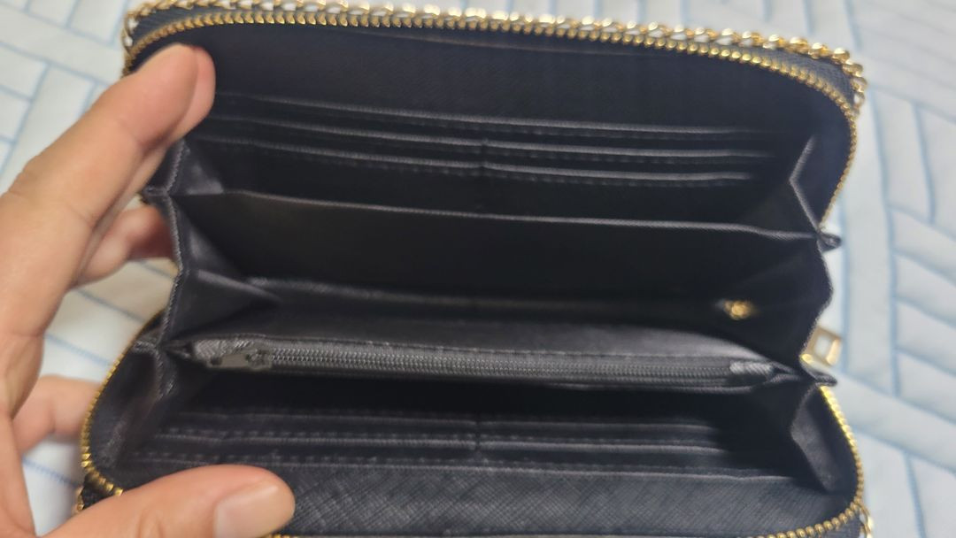 핀 장식 장지갑--1