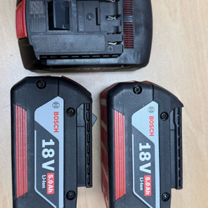 [신품]보쉬 배터리 GBA 18v 5ah 신품 3개 팝니다 이미지