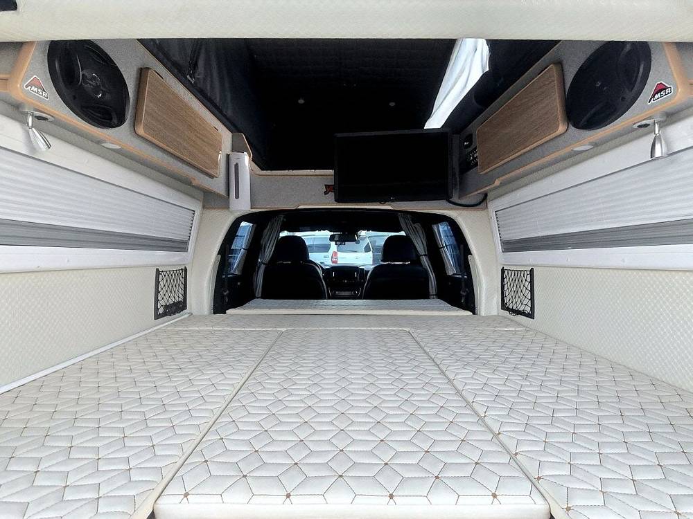 렉스턴스포츠칸5인승캠핑카(4륜,일체형텐트,풀옵션)-전액할부됨 이미지