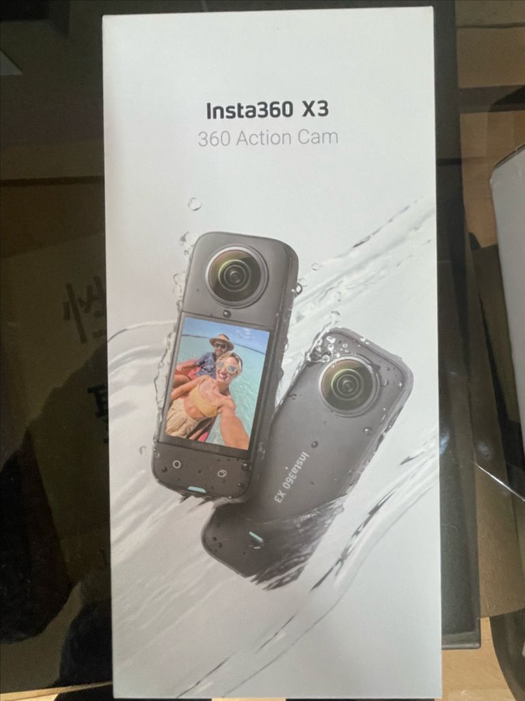 새제품 인스타360 X3 액션캠 풀박스 + 셀카봉 이미지
