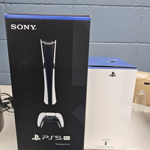 플스5프로+디스크드라이브 미개봉 제품