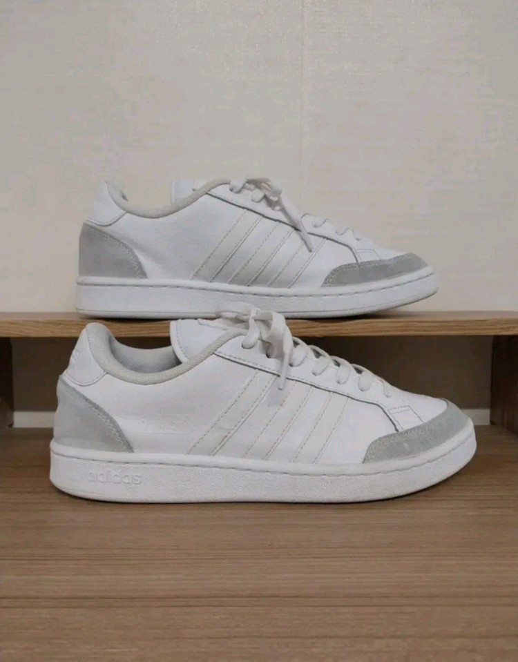 남녀공용 아디다스 그랜드 코트 SE 운동화 (245) 이미지