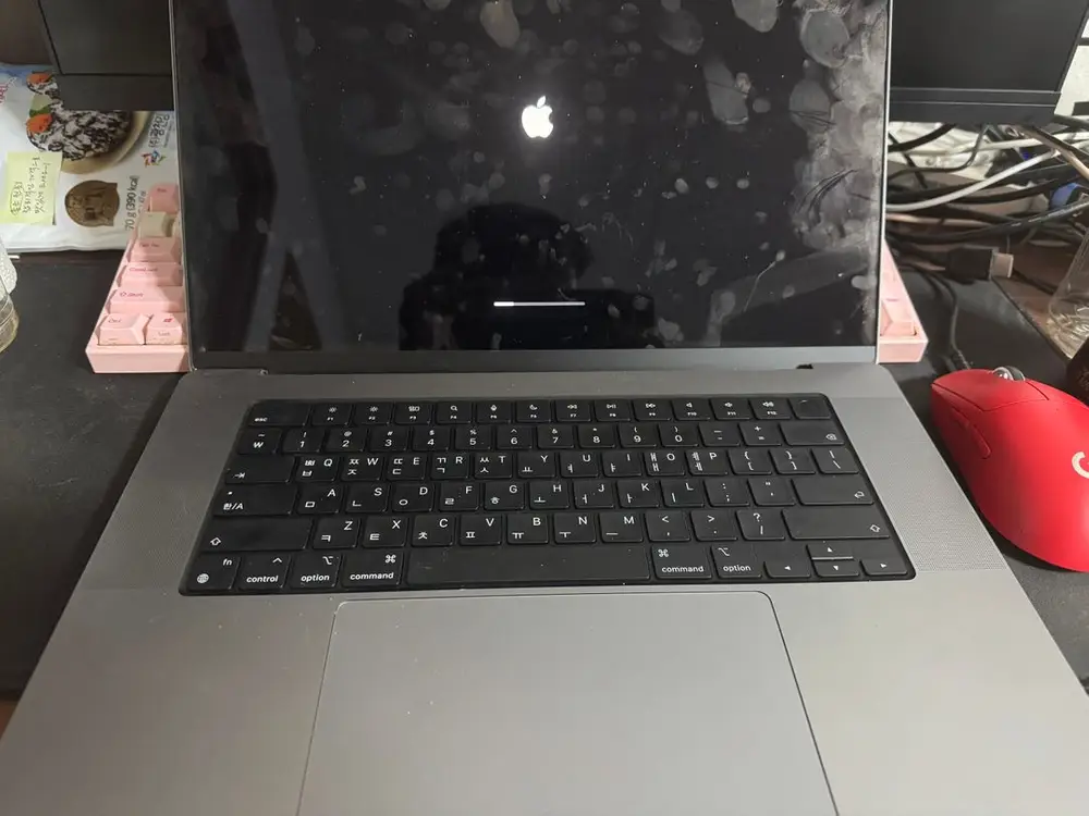 M1 Mac pro 16인치 판매합니다. 이미지