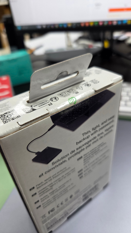 [외장하드] 씨게이트 외장하드 One Touch HDD 2TB 블랙 파우치+USB케이블 이미지