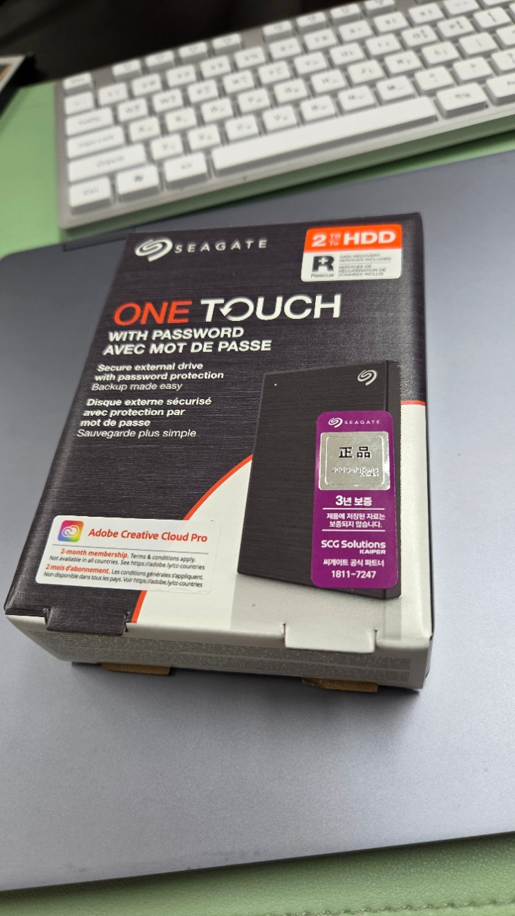 [외장하드] 씨게이트 외장하드 One Touch HDD 2TB 블랙 파우치+USB케이블 이미지