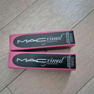 맥 맥시멀 슬릭 새틴 립스틱 824