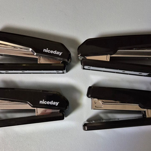 나이스데이 스테플러/호치케스 7개팝니다.택포13000