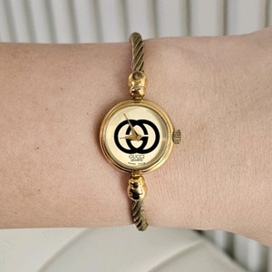 구찌 여성 금장 2047L 뱅글 여자 시계 팔찌 손목시계