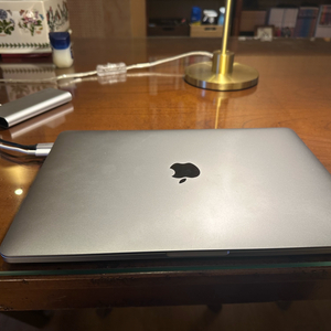 맥북 프로 M1칩 8GB/256GB