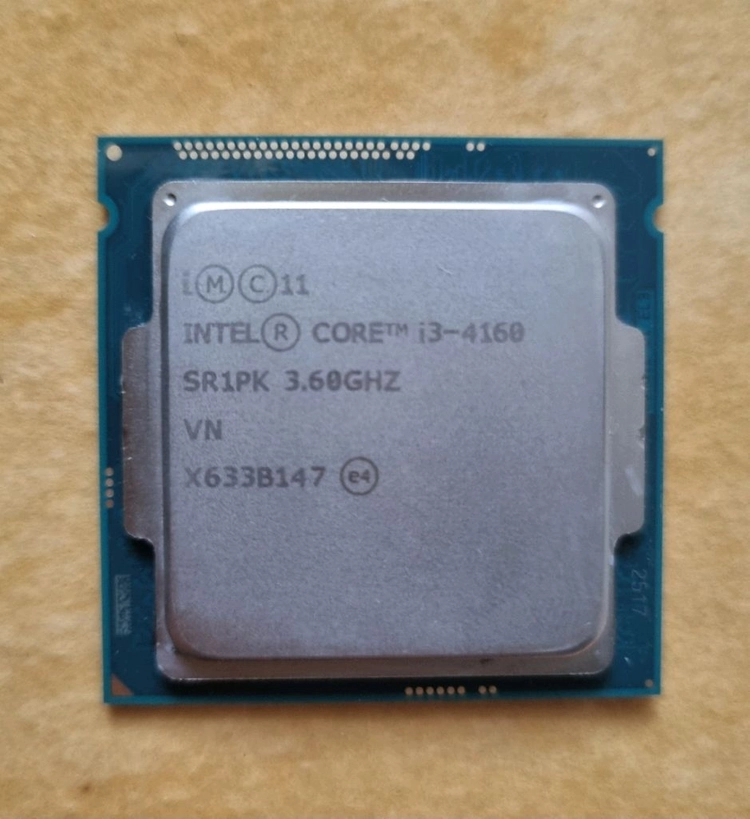 수집용 옜날 CPU 사진 순서대로 모델입니다.AMD 에슬론2 255, 셈프론2800 인텔 팬티엄4, I3 4160 이미지
