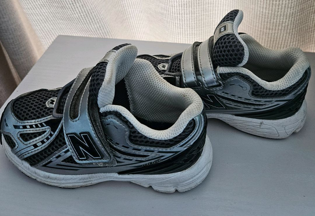 뉴발란스 키즈 1906 운동화 이미지