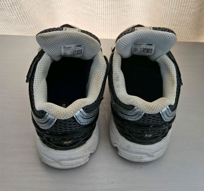 뉴발란스 키즈 1906 운동화 이미지