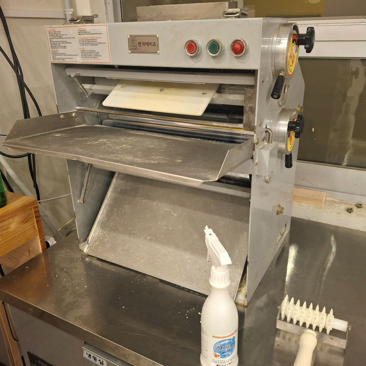 충북청주 피자도우롤러기입니다 이미지