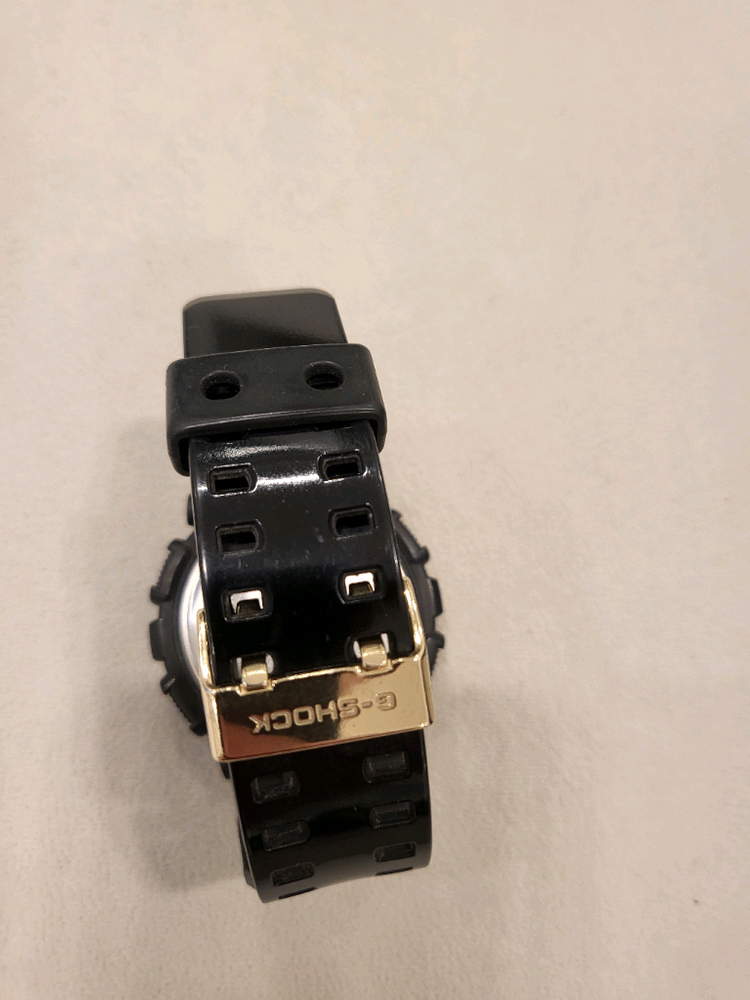 정품 지샥g-shock 빅페이스 흑금 시계 팔아요.(택포7만)--7