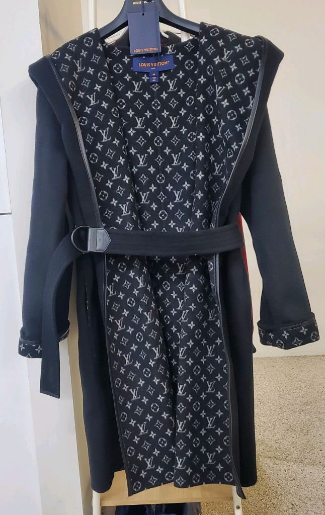 루이비통 후드 랩 코트 블랙 화이트--1