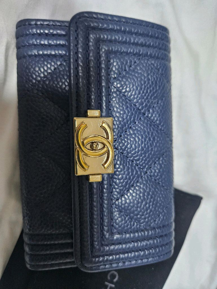 샤넬 보이 캐비어 카드지갑 네이비 샴페인골드 풀박스 이미지