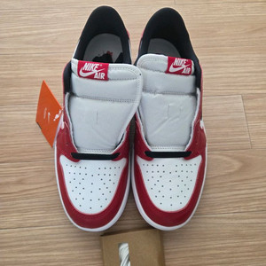 나이키코리아 정품 조던1 레트로 로우 시카고 270사이즈 새상품 판매합니다