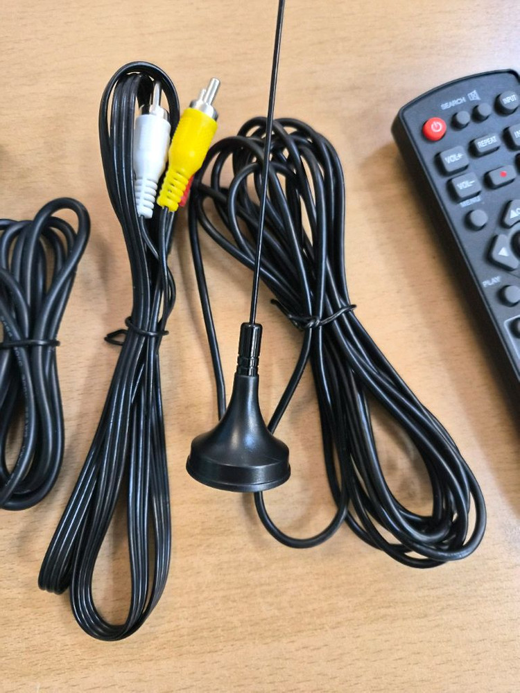 충전식 휴대용 미니 디지털 TV 지지대 DVB-T2, ISDBT ATSC Hevc H265, 10 비트 코드 TV 이미지