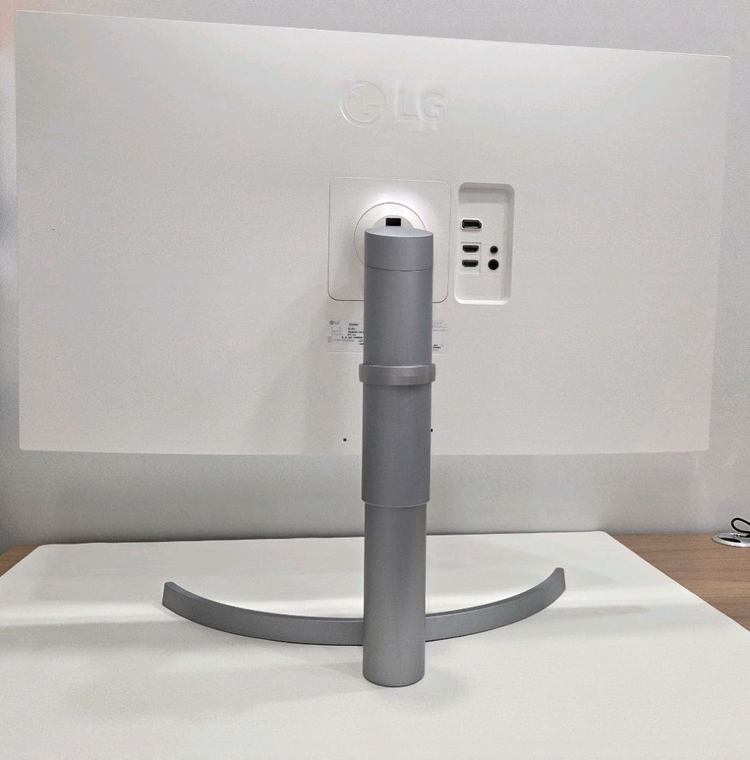 [S급]LG 32인치 4K UHD 모니터 32UN650K 판매합니다 이미지