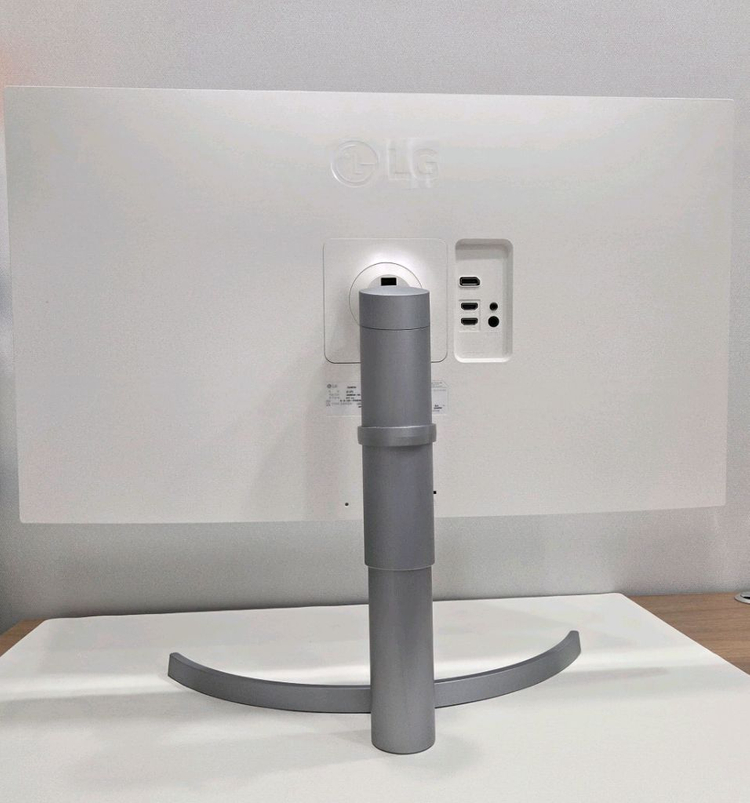 [S급]LG 32인치 4K UHD 모니터 32UN650K 판매합니다 이미지