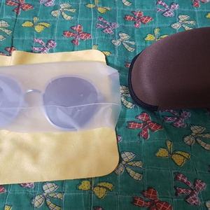 새제품 선글라스 여러개 정리중 - 그라픽플라스틱 선글라스 옐로우비 택포5만